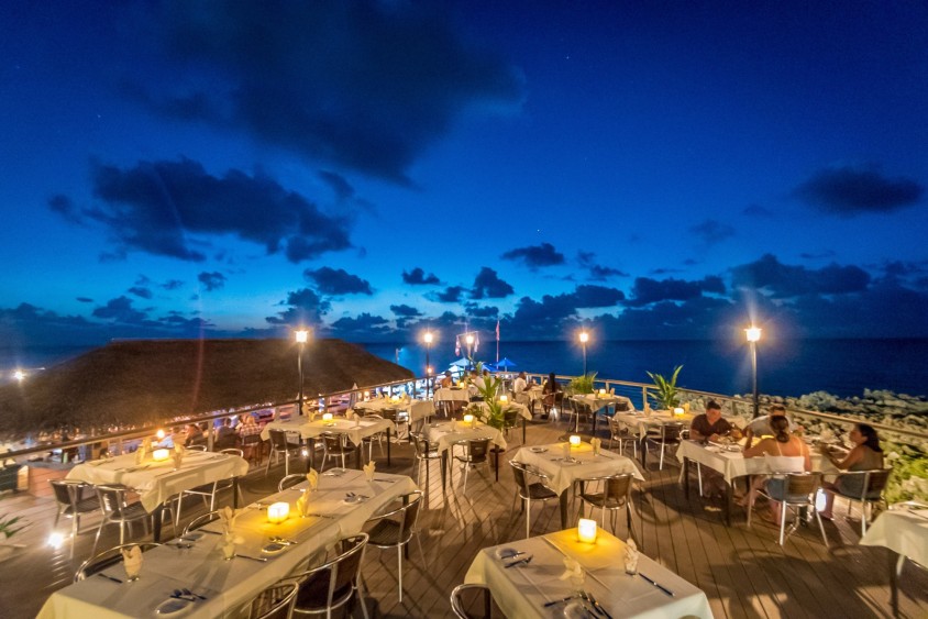 Valentine's at the Cracked Conch