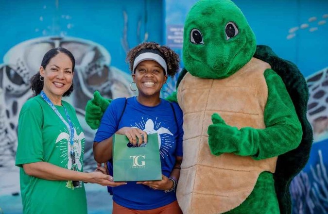 Turtle-Crawl-2024-Ted-Green-prize-winner-with-CMMO-20250527101237